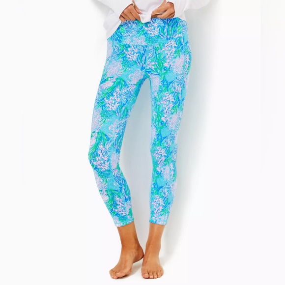Lilly Pulitzer UPF 50+ Luxletic 24" Weekender High Rise Midi Legging Current Sea - Picture 2 of 6